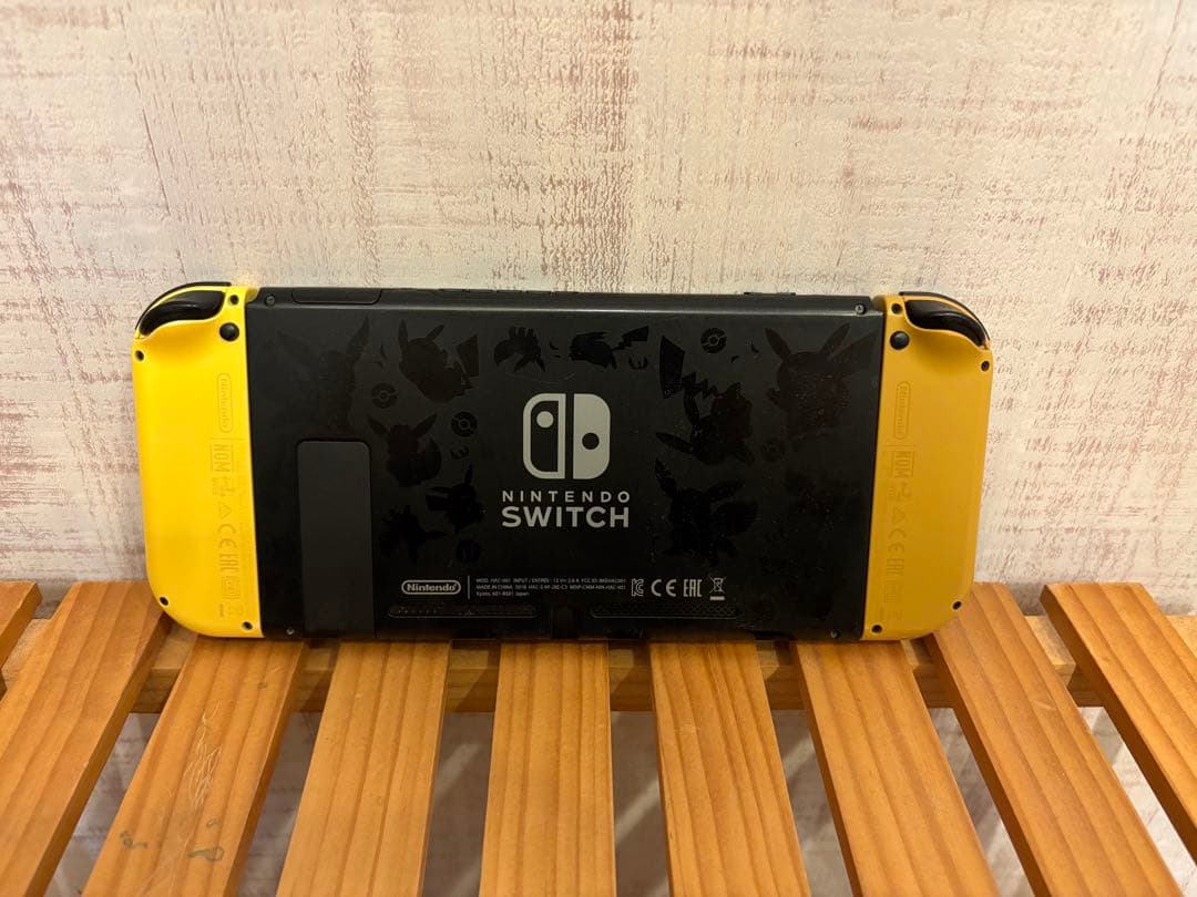 Nintendo Switch ピカチュウ・イーブイデザイン