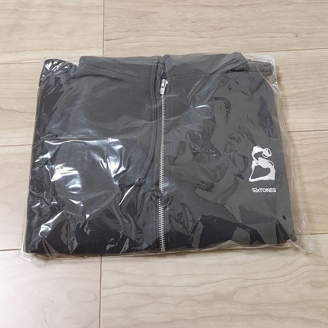 SixTONES パーカー