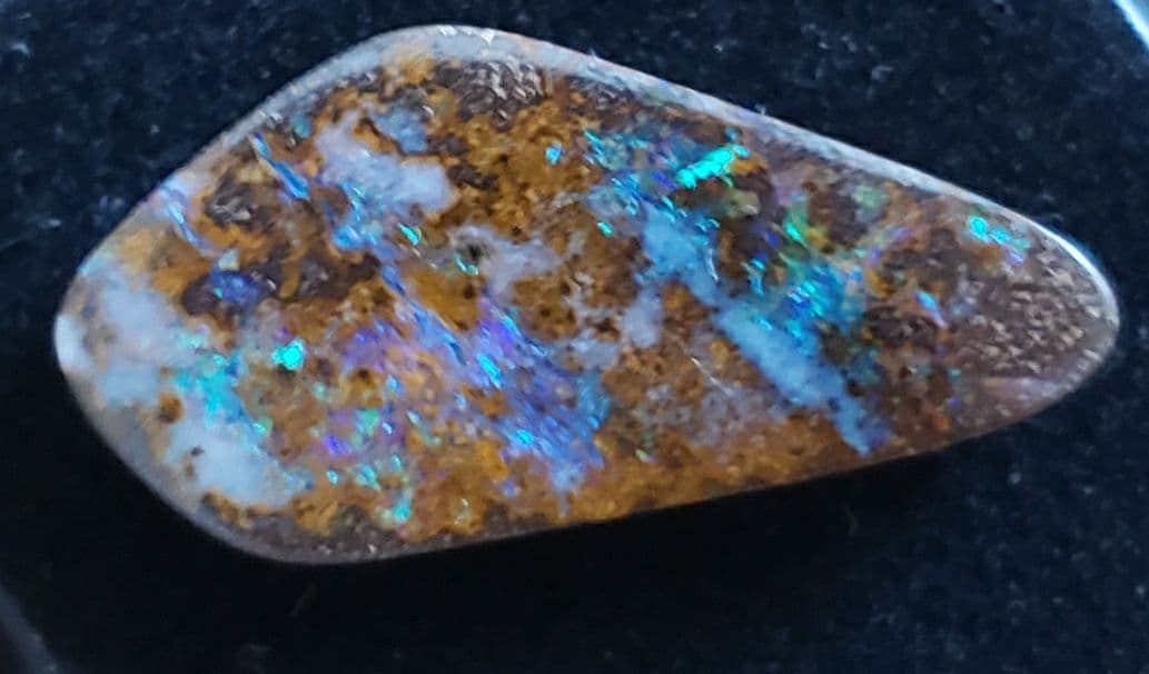 20×10㎜程度ボルダーオパール