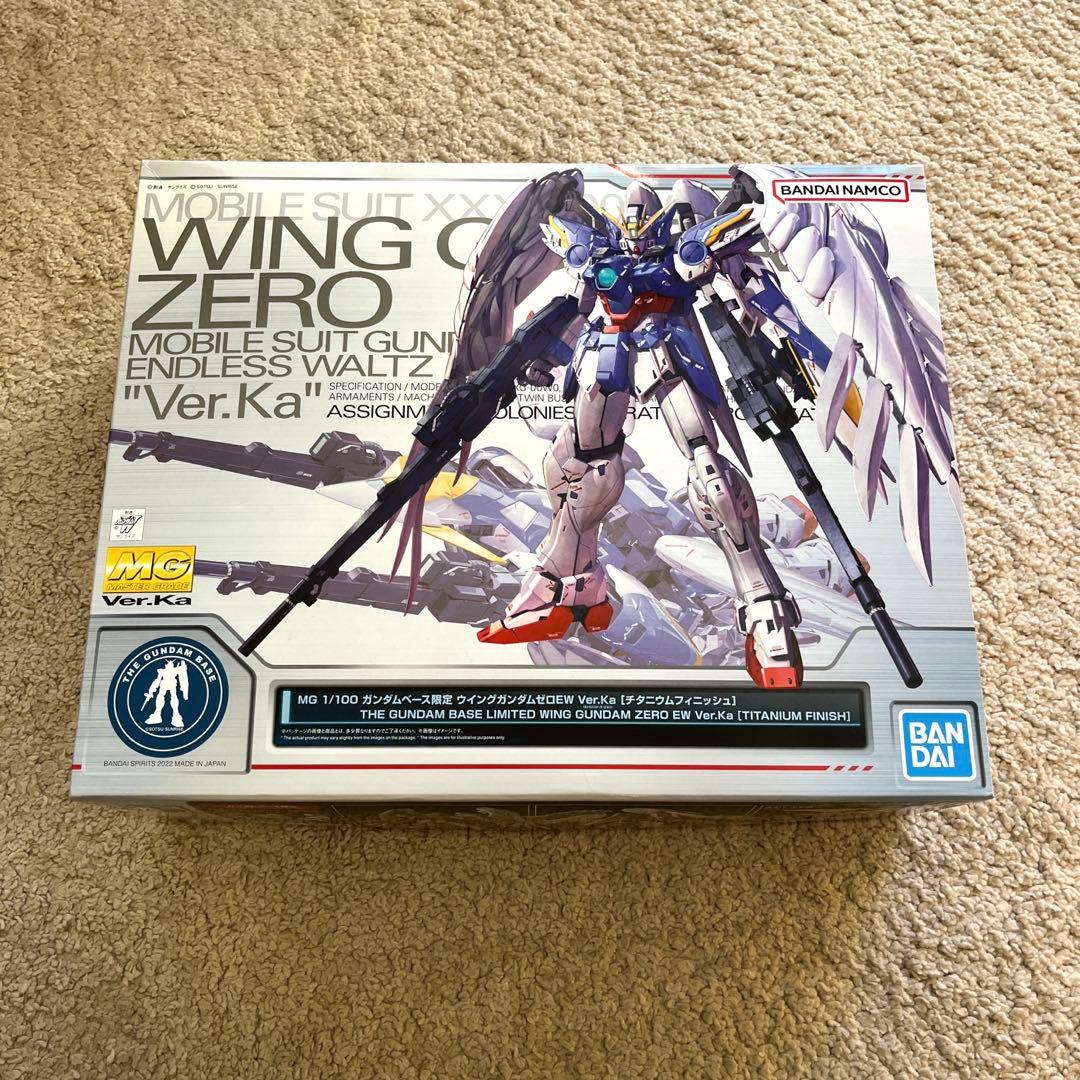 MG 1/100 ウイングガンダムゼロ（Ver.Ka） チタニウムフィニッシュ