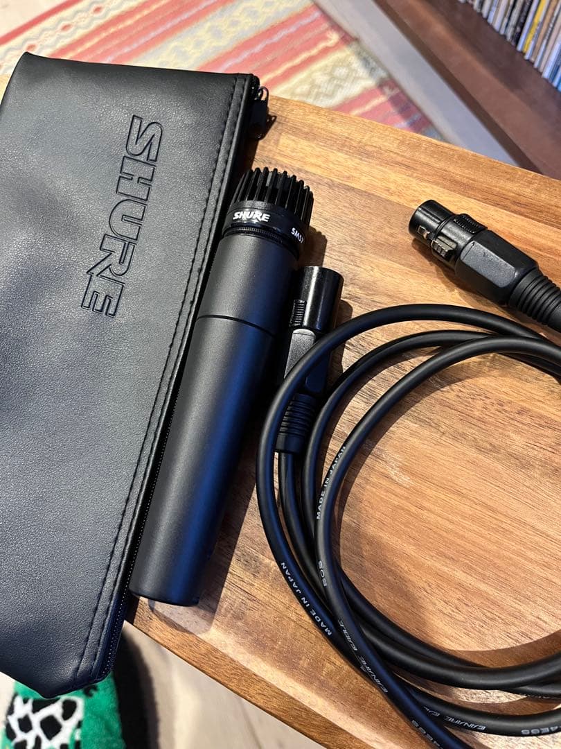 SHURE SM57 ダイナミックマイク 本体と付属品