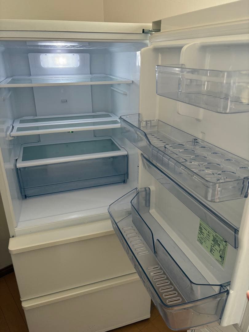 値下げしました♪AQUA 冷蔵庫 AQR-27J 272L 2020年 3ドア