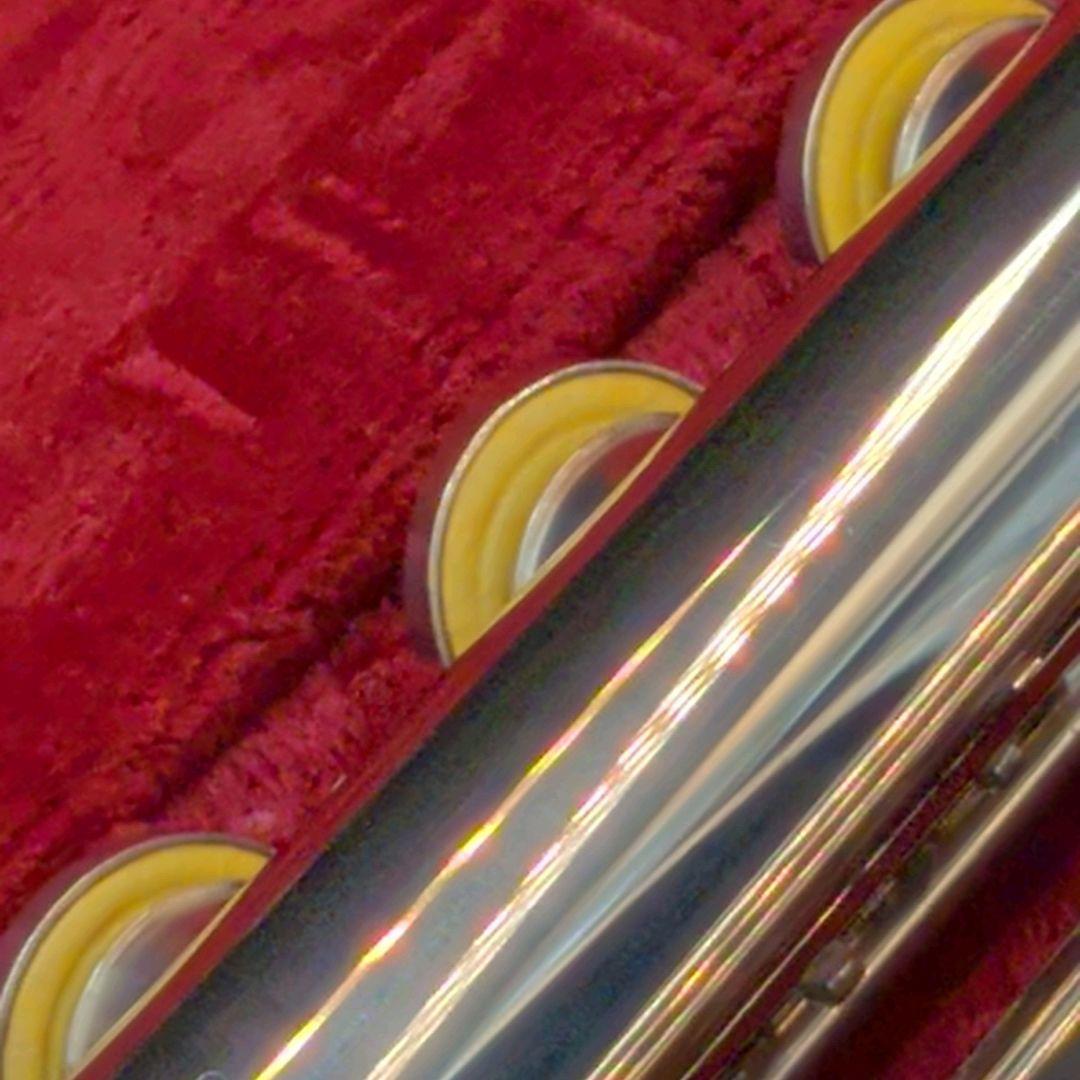 フルート　調整済　美品　ヤマハ　YFL211S（銀メッキ、Eメカ仕様）