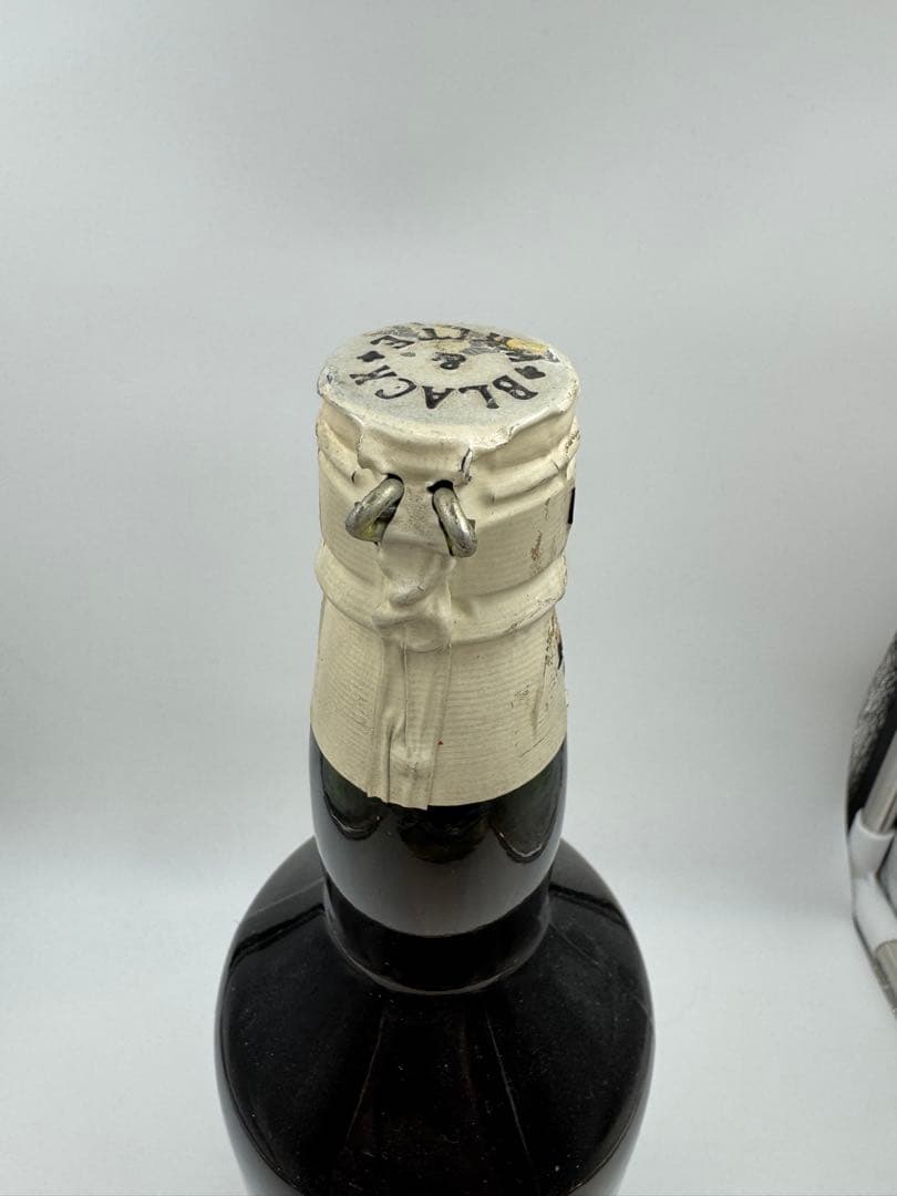 ブラック&ホワイト スコッチウイスキー ティンキャップ 760ml 43%