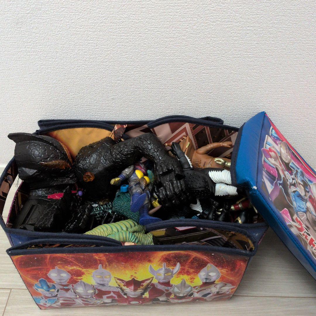 ウルトラマン怪獣ソフビまとめ売り40体＋おまけ付き　ベリアルキャッスル