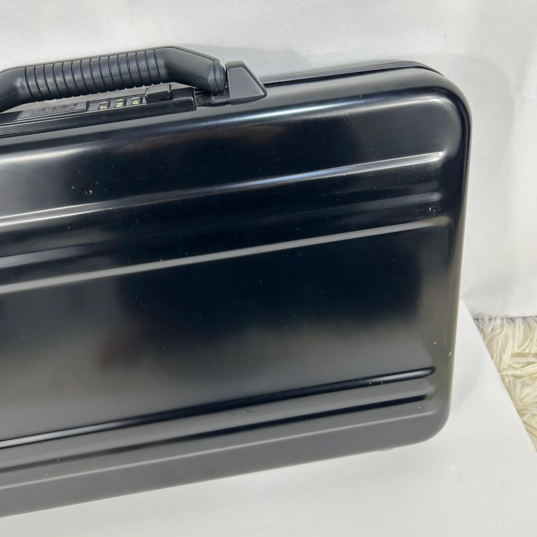 ギャランティー付き ゼロハリバートン アタッシュケース 軽量 ブラック