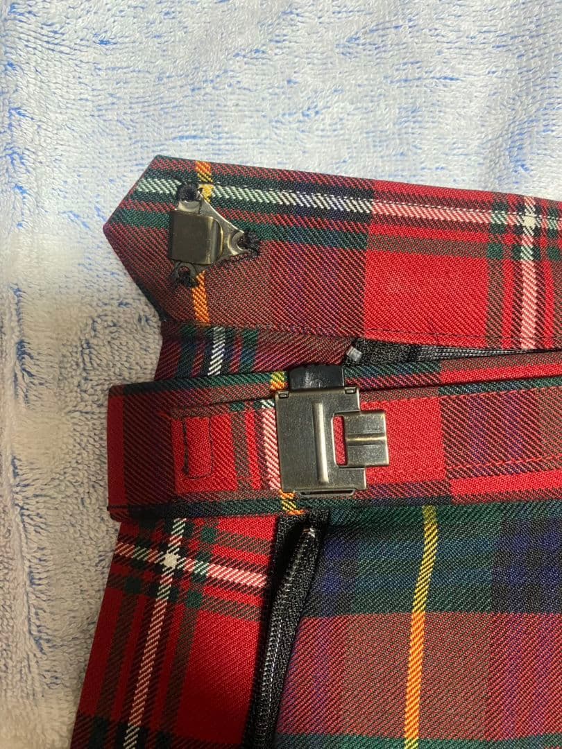 赤と緑のチェック柄プリーツスカート