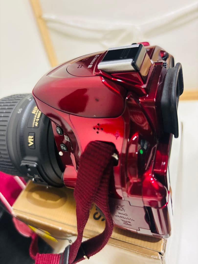 Nikon D5200 デジタル一眼レフカメラ ダブルズームレンズキット　レッド