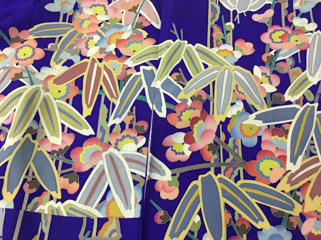 売り切り 青紫 手描き友禅 笹 牡丹 鴛鴦 振袖 落款あり