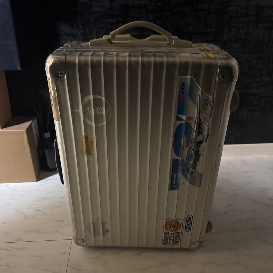 リモワ　アルミニウム 中型キャリーケース