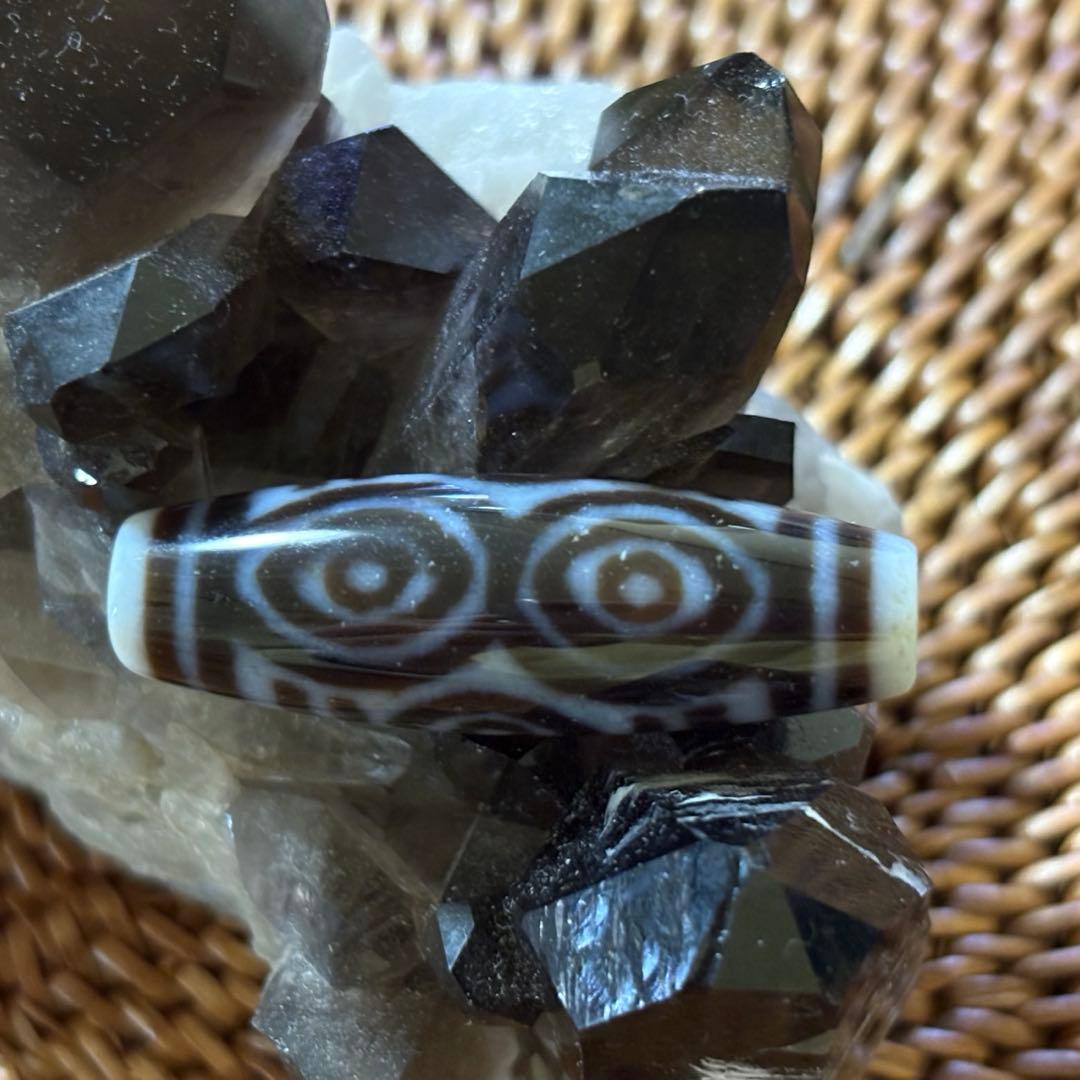 希少✩.*˚白ベース 龍眼天珠(*´˘`*)