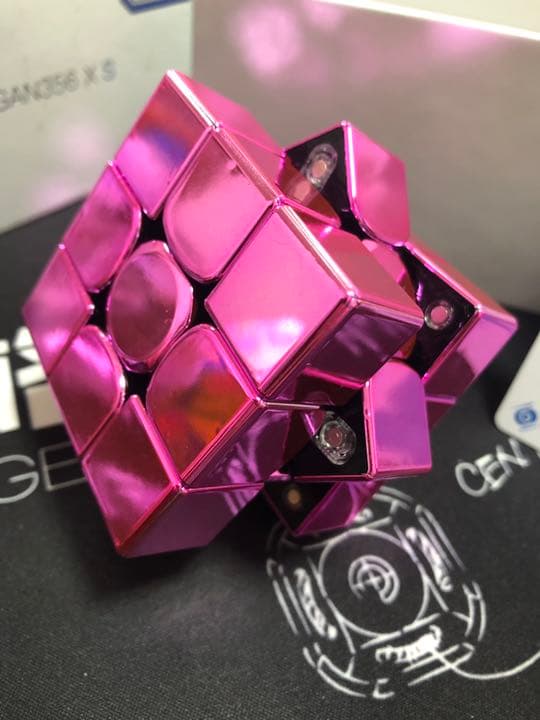 GAN 356XSM「電気メッキ」うすピンク色 ルービックキューブ