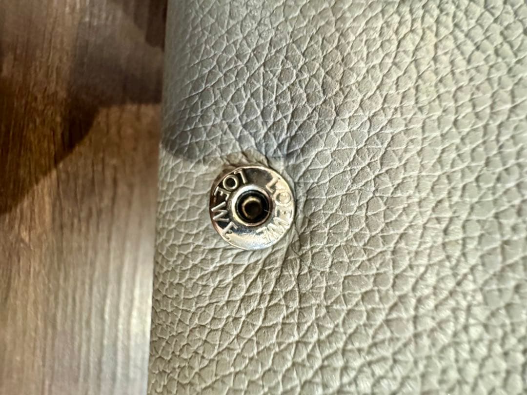 LOEWE 三つ折り財布 バーティカルウォレットスモールペールグリーン