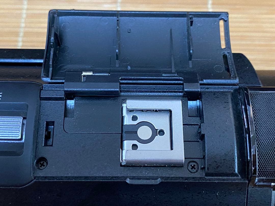 SONY FDR-AX40 4Kビデオカメラ 本体　中古　一部分割れあり