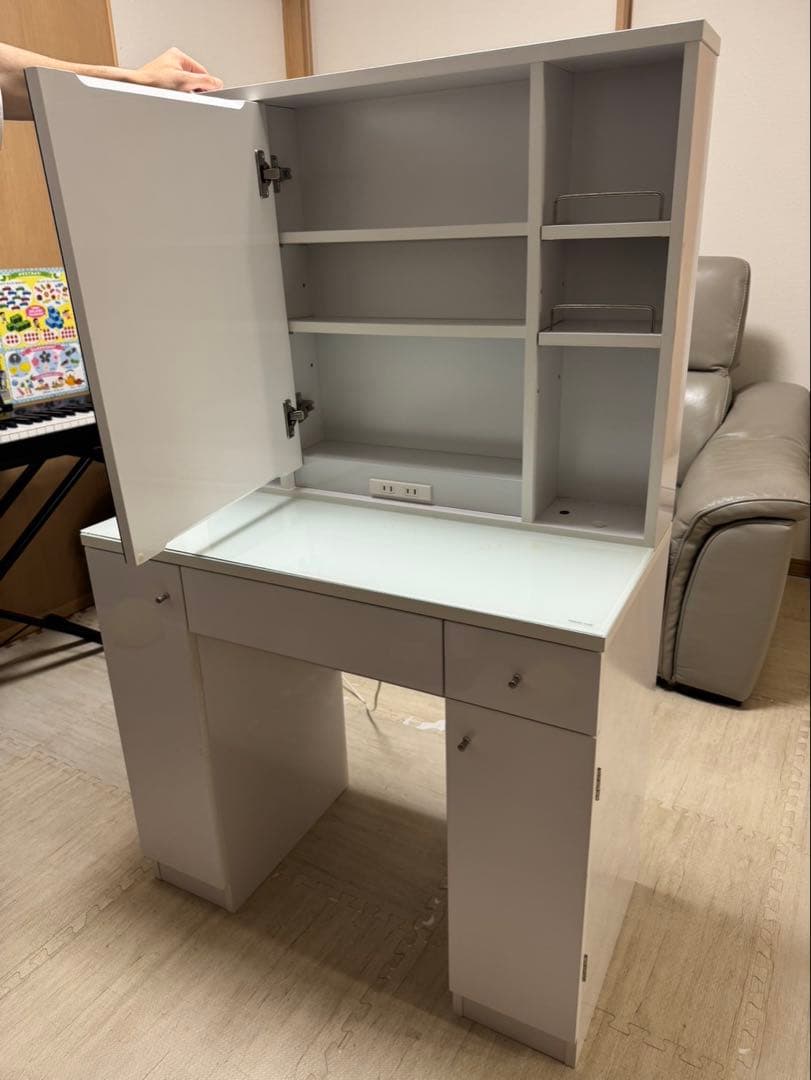 み*き様 ニトリ　ホワイト ドレッサー　イスなし