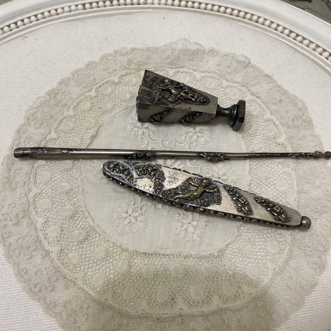 フランス製アンティーク　天使と花々の筆記用具セット