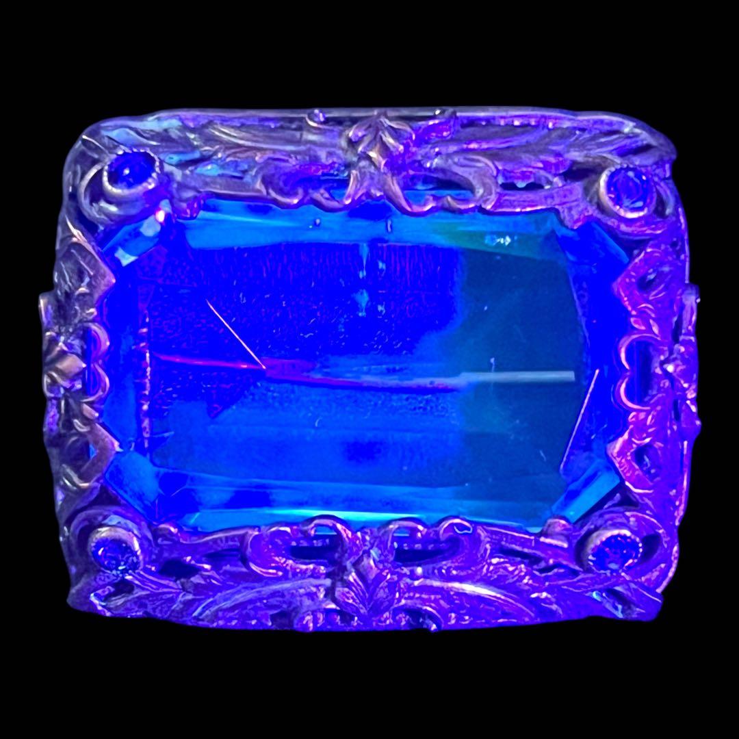 アール・デコアクセサリー☆ブルーウランガラス☆ボタニカルレクタングルブローチ