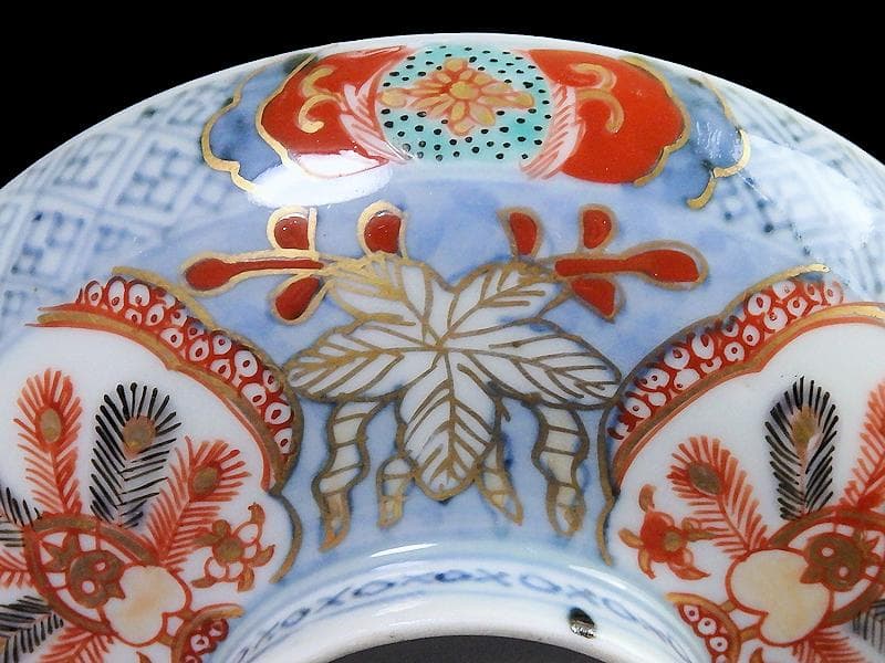 古伊万里　薄瑠璃　染錦　孔雀の図　大振蓋茶碗　F200AS-CTe