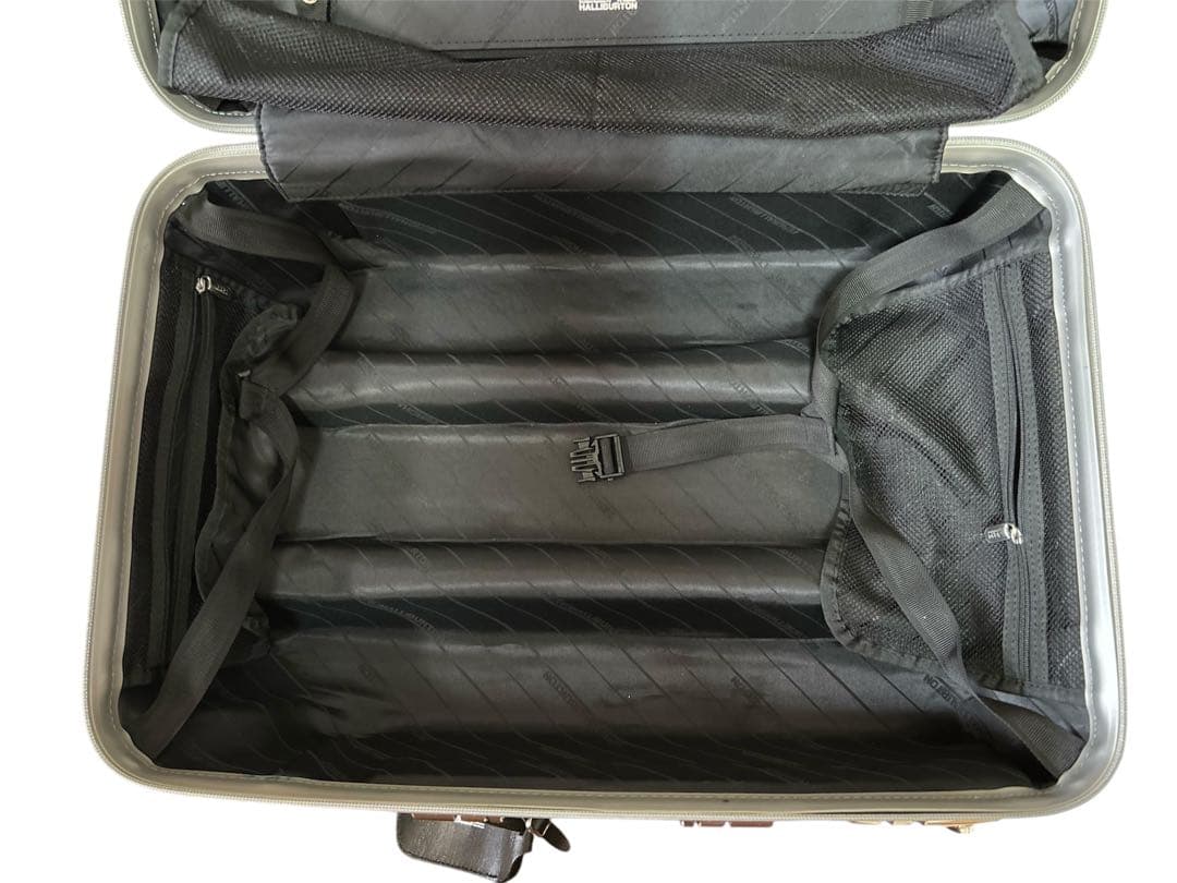 ZERO HALLIBURTON ゼロハリバートン スーツケース シルバー 2輪