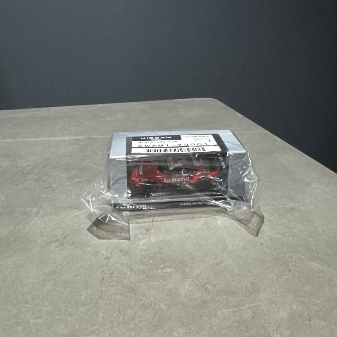 ミニカー MOTUL AUTECH Z (SUPER GT 2025 )1/64