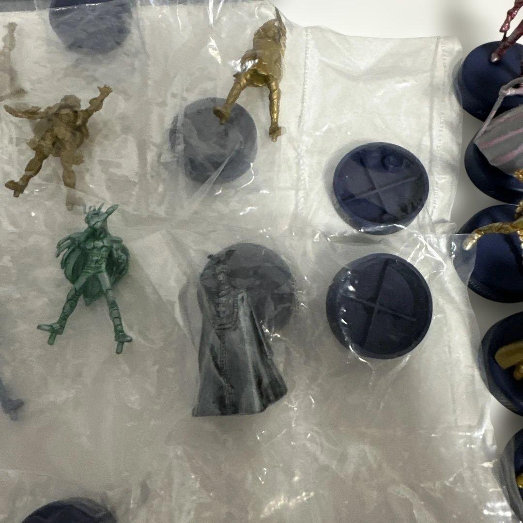 聖闘士星矢フィギュア 21体セット LEDベース付き