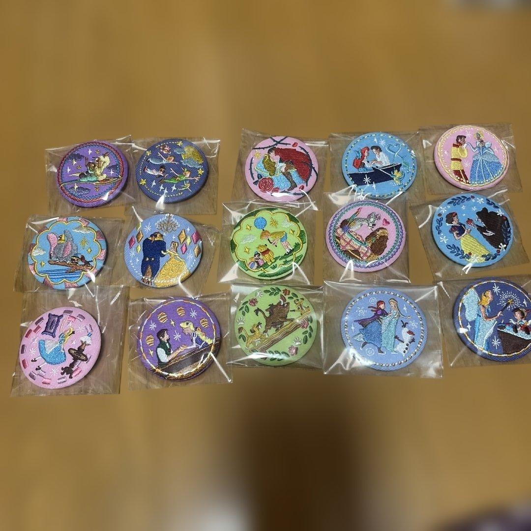 希少！ディズニー刺繍缶バッジ　コンプリートセット　全15種
