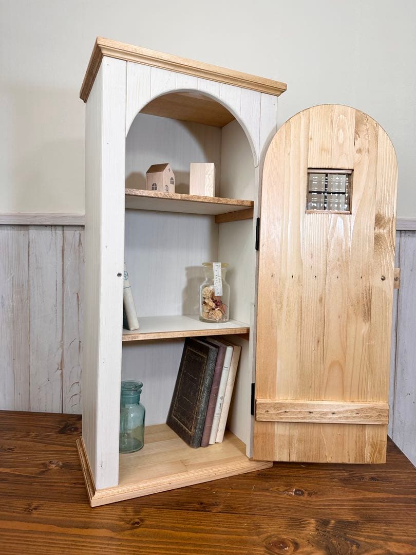 【1点のみ割れありのためお値引き】ナチュラルアンティークの扉のようなキャビネット