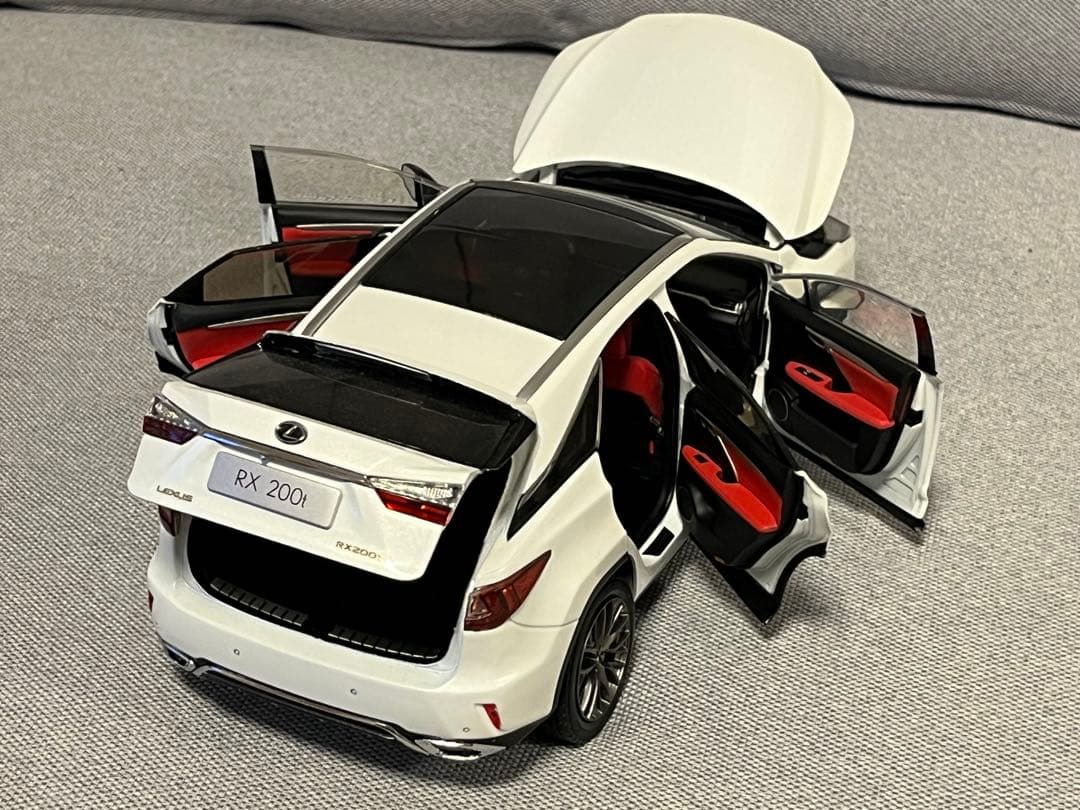 レクサスLexus RX 200t ミニカー 1/18