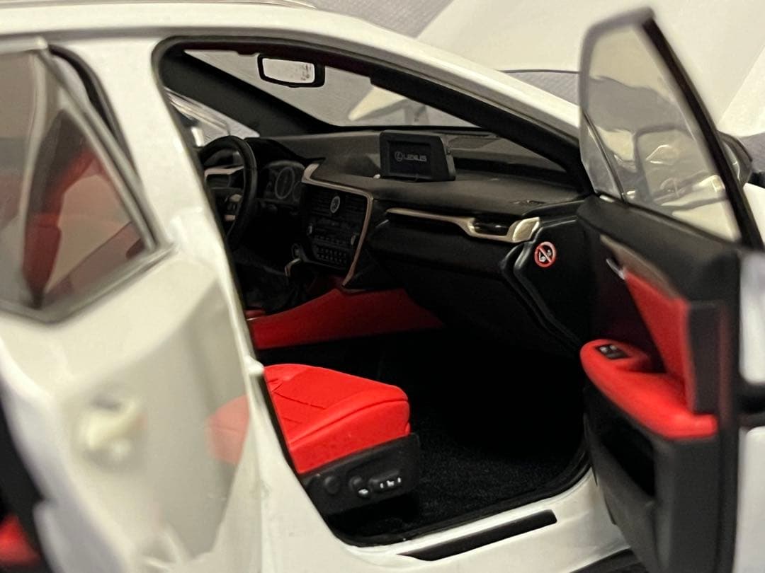 レクサスLexus RX 200t ミニカー 1/18