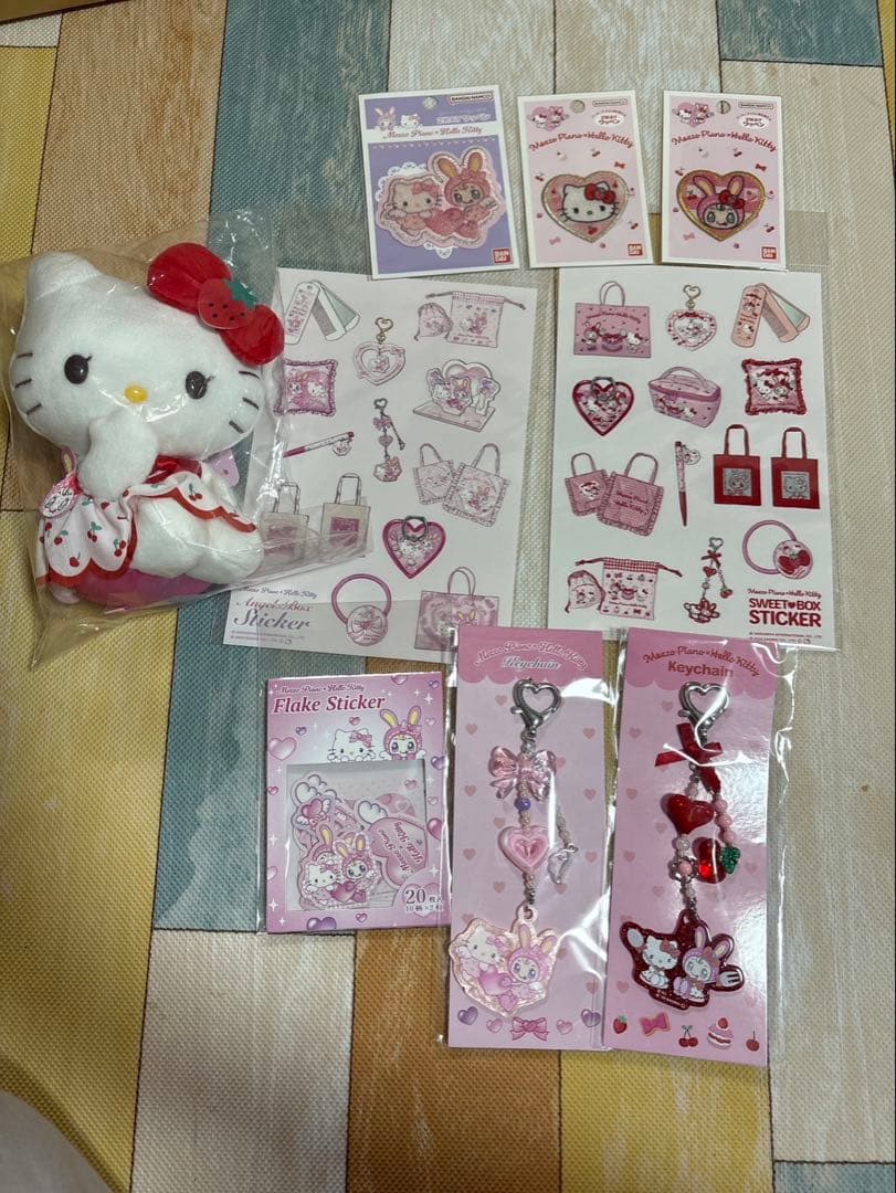ハローキティ メゾピアノコラボ ぬいぐるみ ステッカー キーホルダーセット