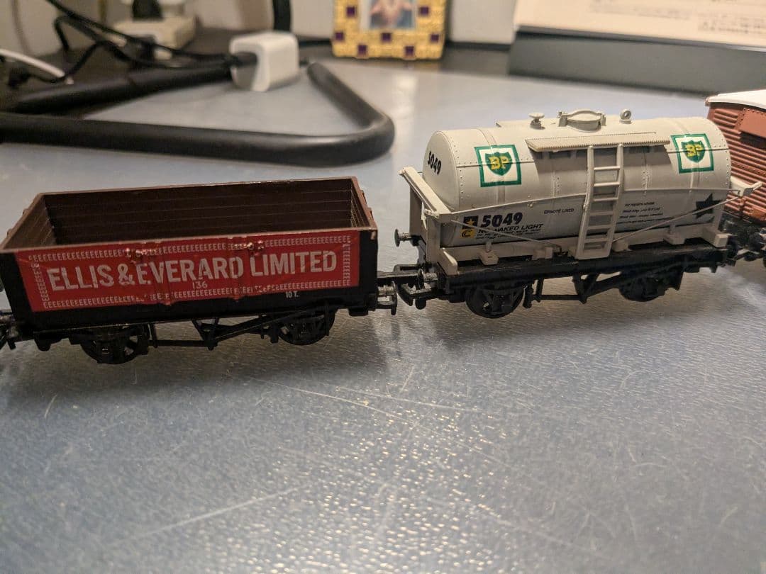 英国MAINLINE製68745 蒸気機関車と貨車4両セット