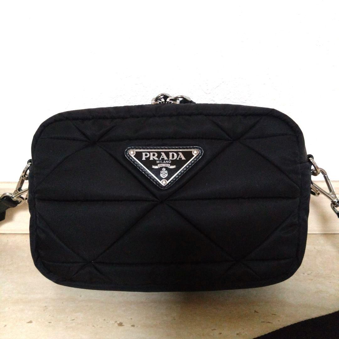 PRADA パテッドナイロンショルダーバッグ　ブラック　1BH164