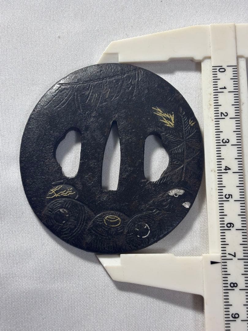 鐔鍔つば　縁起の良い図柄　打ち出の小槌　米俵　七福神　大黒天　鉄地　江戸時代