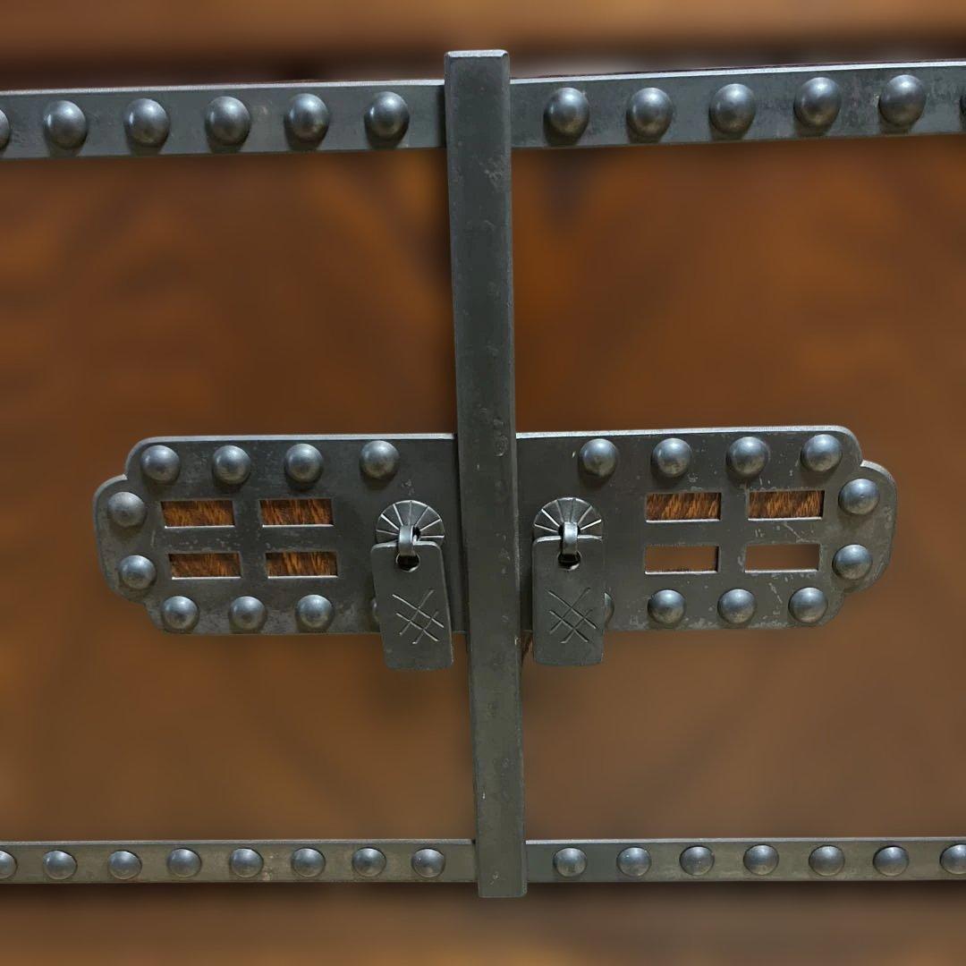 アンティーク高山家具式木製収納ローチェスト、テレビ台 伝統的な日本のデザイン