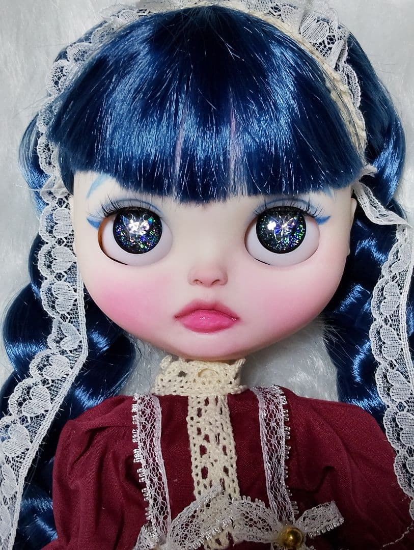 カスタムアイシードール 青髪の女の子 くびかしげ アウトフィット付き