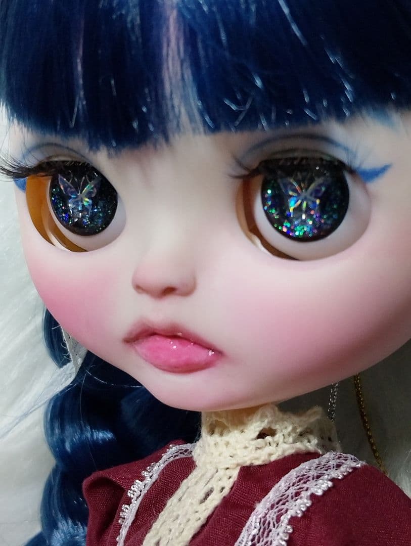 カスタムアイシードール 青髪の女の子 くびかしげ アウトフィット付き