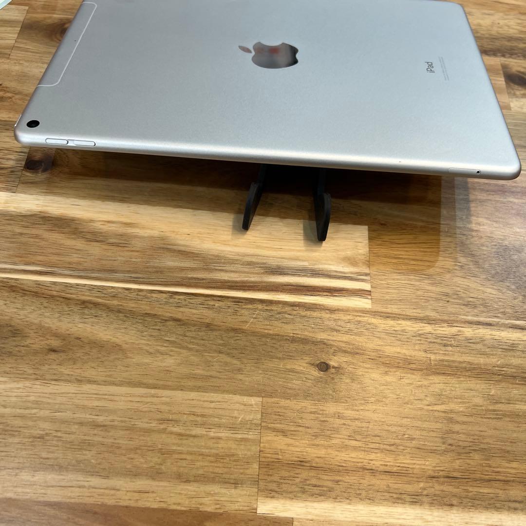 M832 SIMフリー　ipad Air 第三世代　64GB