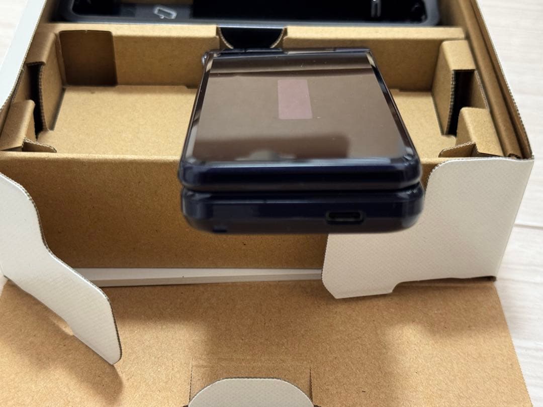 携帯電話本体 AQUOS SH-01J