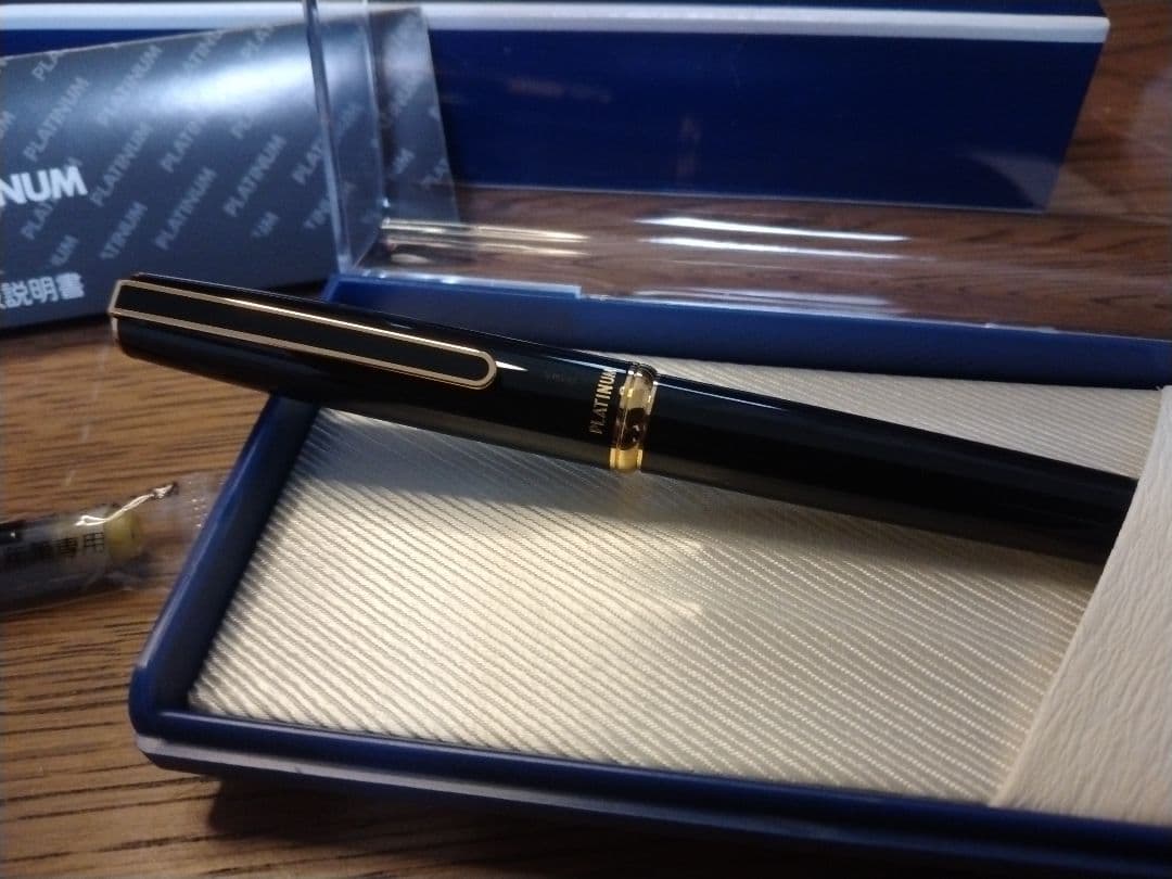 【新品未使用】廃番品 プラチナ万年筆 14K ペン先 ブラック 字幅 極細　美巧