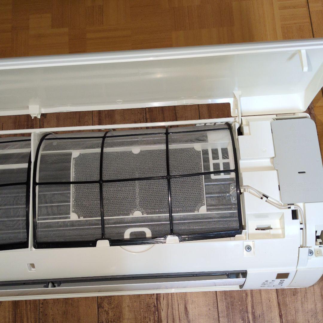 ダイキン エアコン ホワイト 冷暖房機能　２２型 室内機のみ。ストリーマエアコン