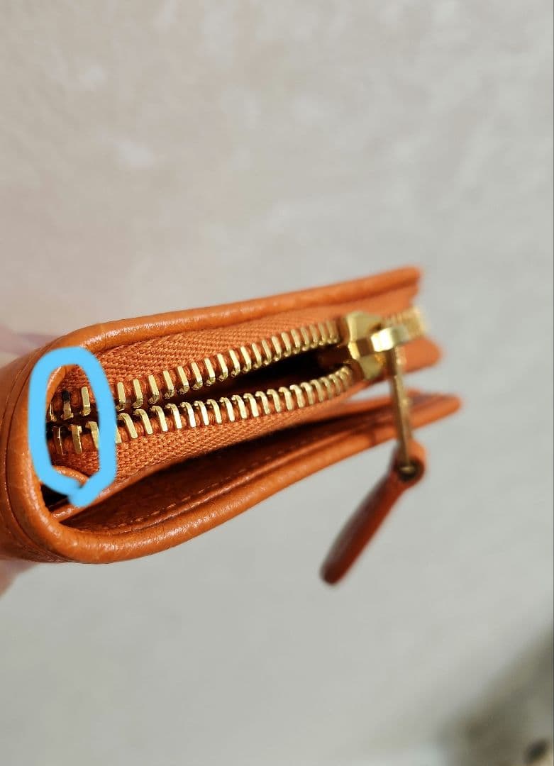 BALENCIAGA オレンジ 二つ折り財布