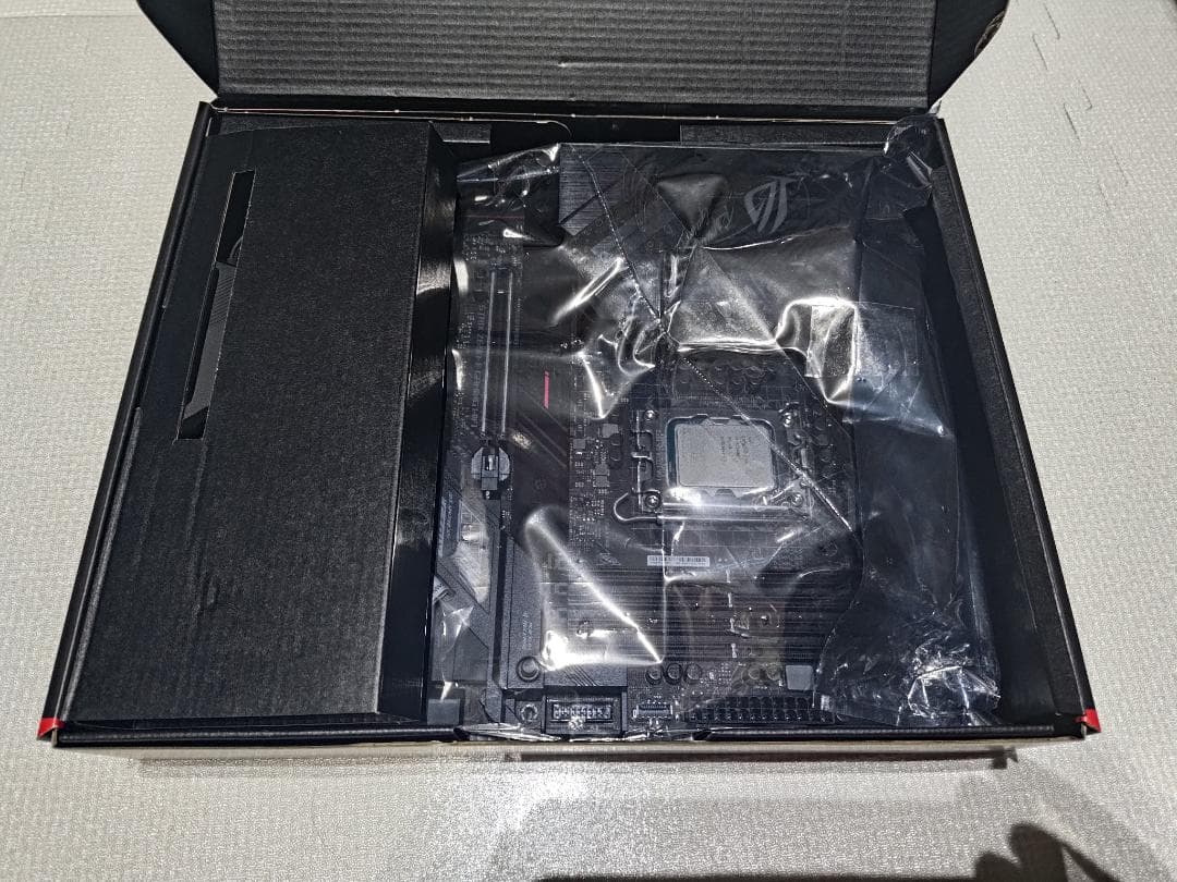 【動作確認済】Core i9 12900KとROG STRIX Z690-F