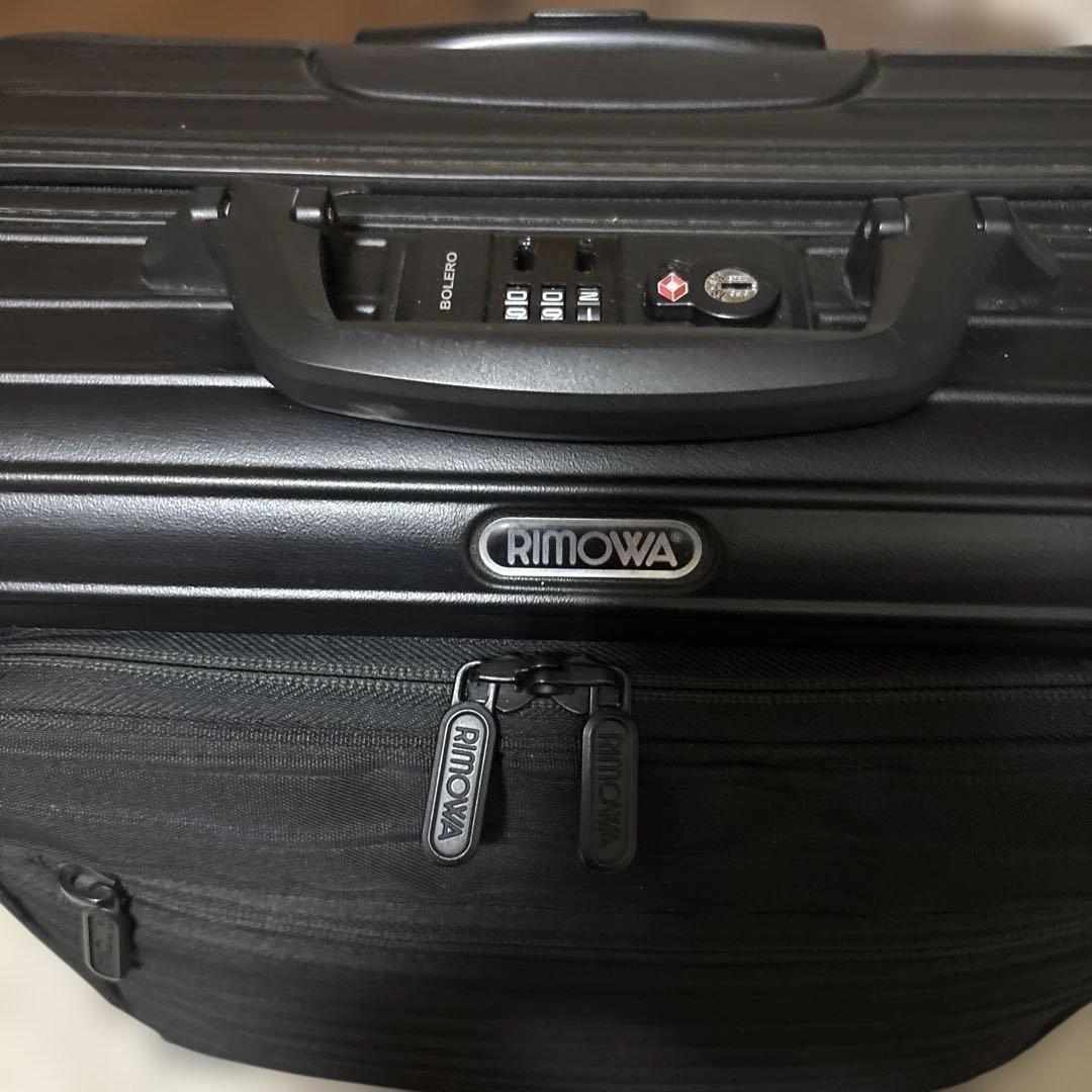 リモワ サルサデラックス 23L 機内持ち込み 4輪 TSAロック 前面スリーブ