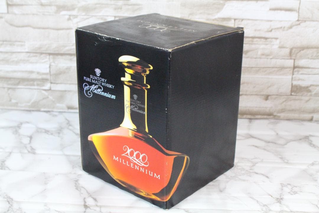 ♡サントリーピュアモルトウイスキー ミレニアム2000 箱付 EE0H01004