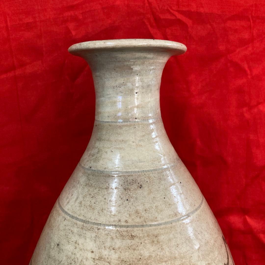 李朝　粉青沙器　白地鉄絵　瓶　徳利　魚水草文　　 鶏龍山