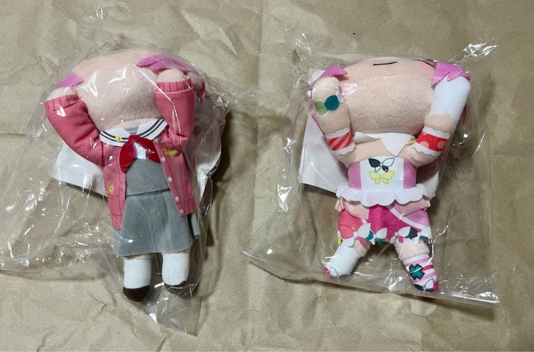 ⭐️ポイズンUM⭐️　未開封　プロセカ　寝そべり　ワンダショ　衣装・制服　4点