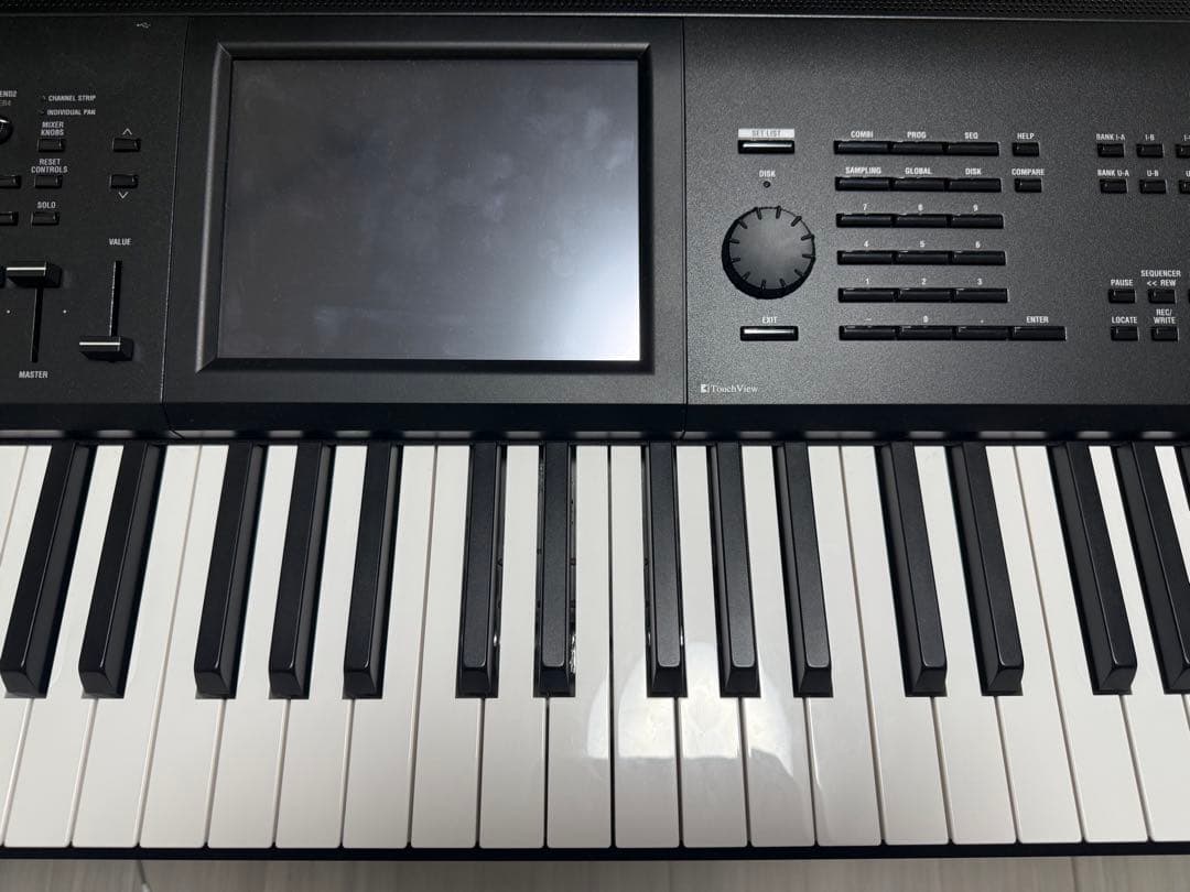 美品Korg Kronos 3 73 シンセサイザー