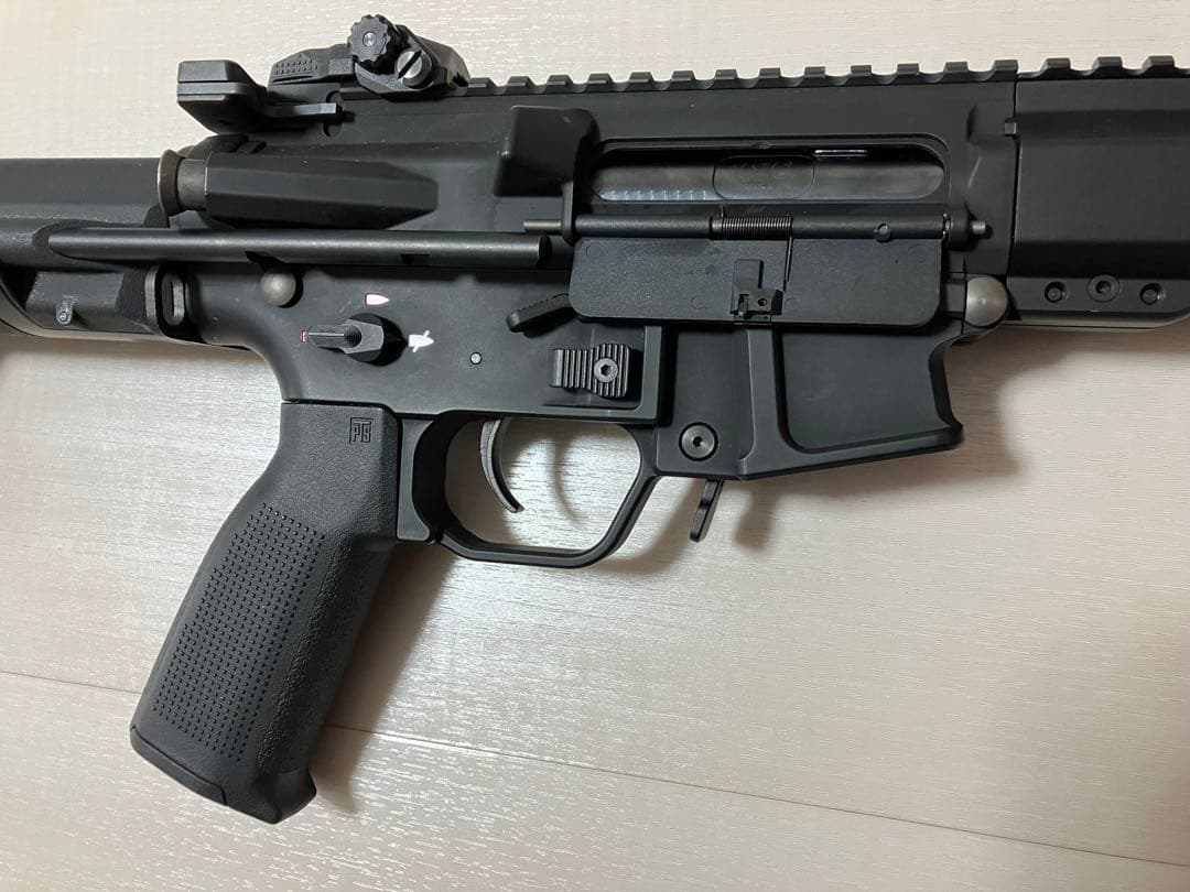 電動ガン エアガン　KSC QRF mod.1 サブマシンガン