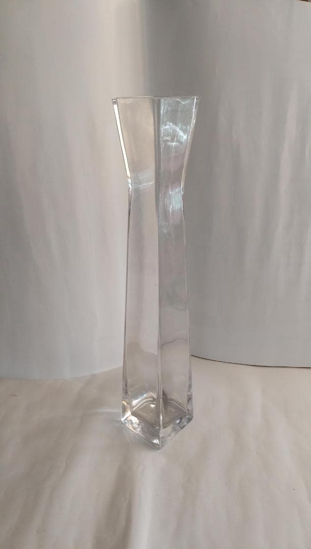 ユニーク な形状のガラス製 花瓶 花器 サンドアート ②です。