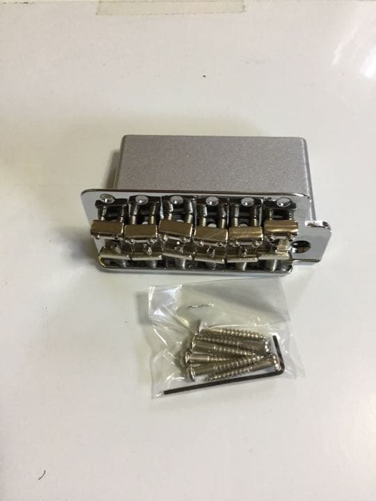 エレキギターストラトキャスター(ST)用ブリッジ /ニッケルカラー